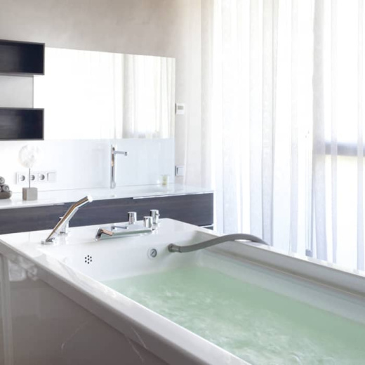 Гидромассажная ванна